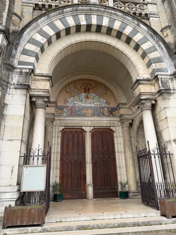 The sights of Bourg-en-Bresse. Image © PlanetSKI